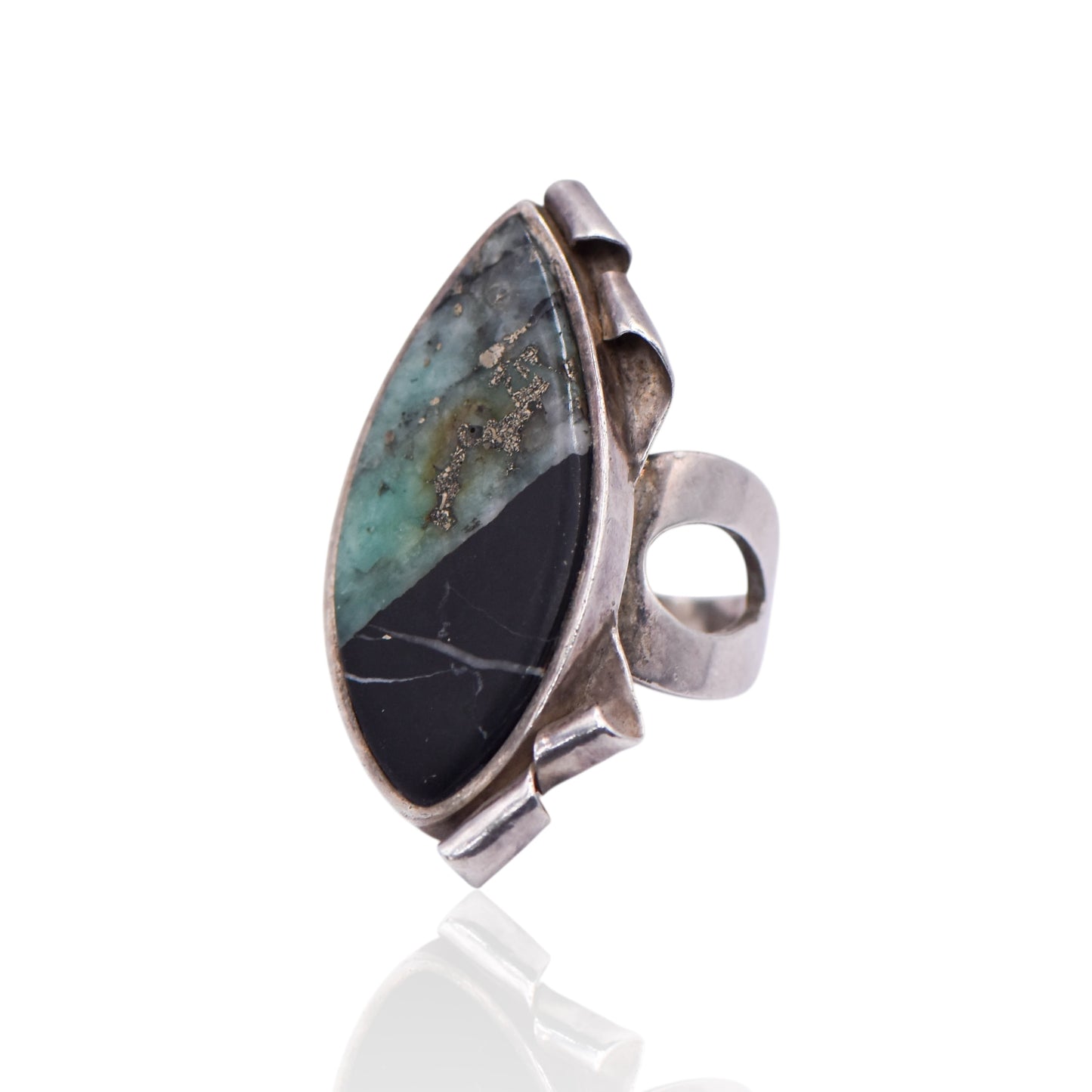 Vintage Green Agate Native American Sterling Silver ring