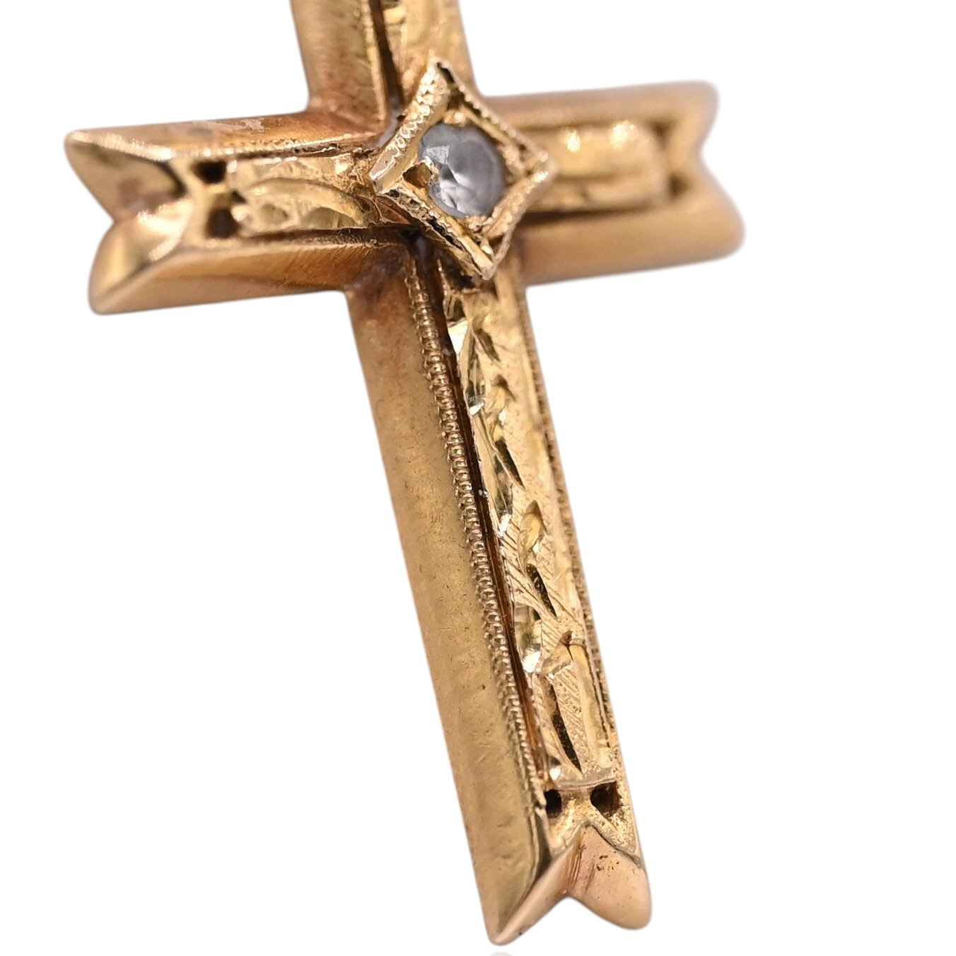 Vintage-Inspired Ornate Cross Pendant with Center Cubic Zirconia 16K Yellow Gold