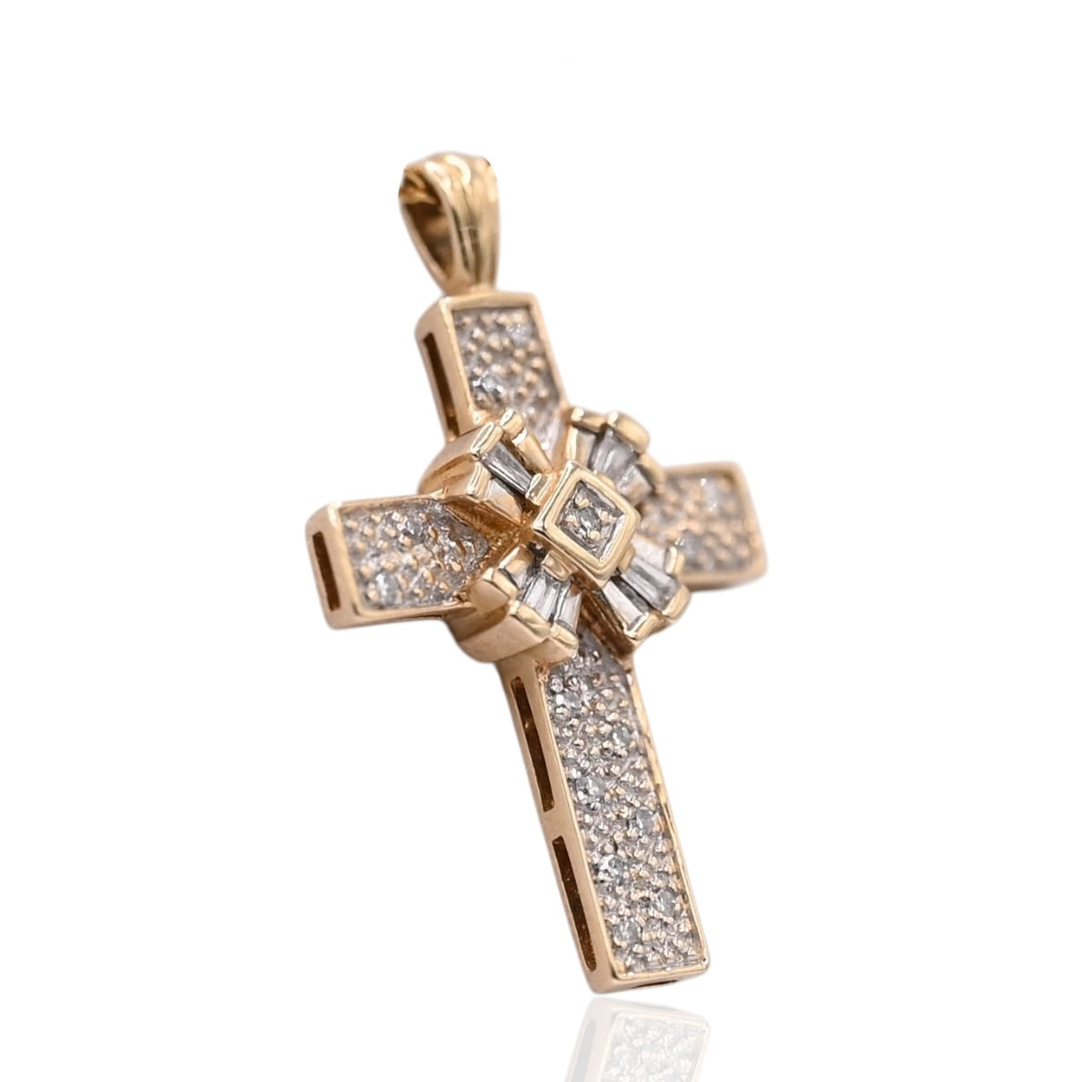 Crossover-Detailed Diamond Cross Pendant 14K Yellow Gold 0.05cttw