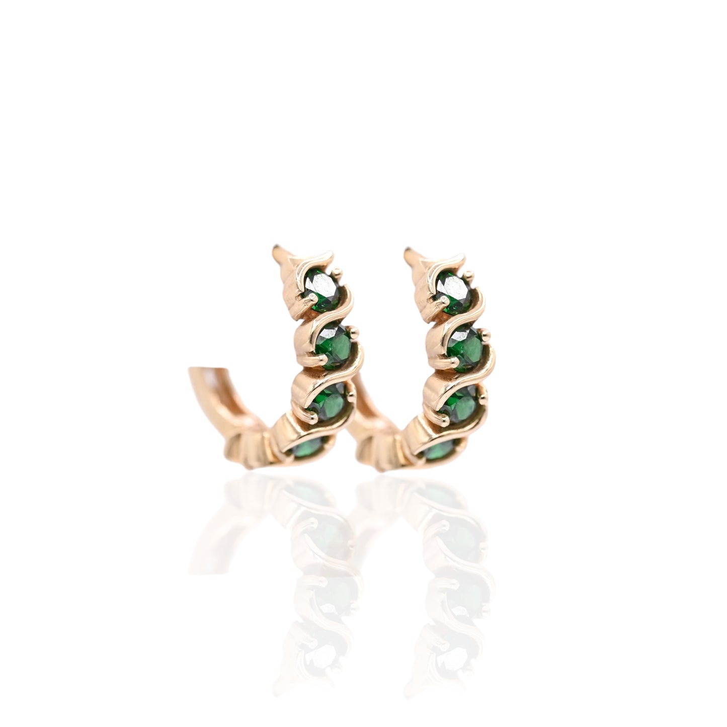 Green Cubic Zirconia Twisted Huggie Earrings 14K Yellow Gold 3.80mm Thick/13.54mm Diameter
