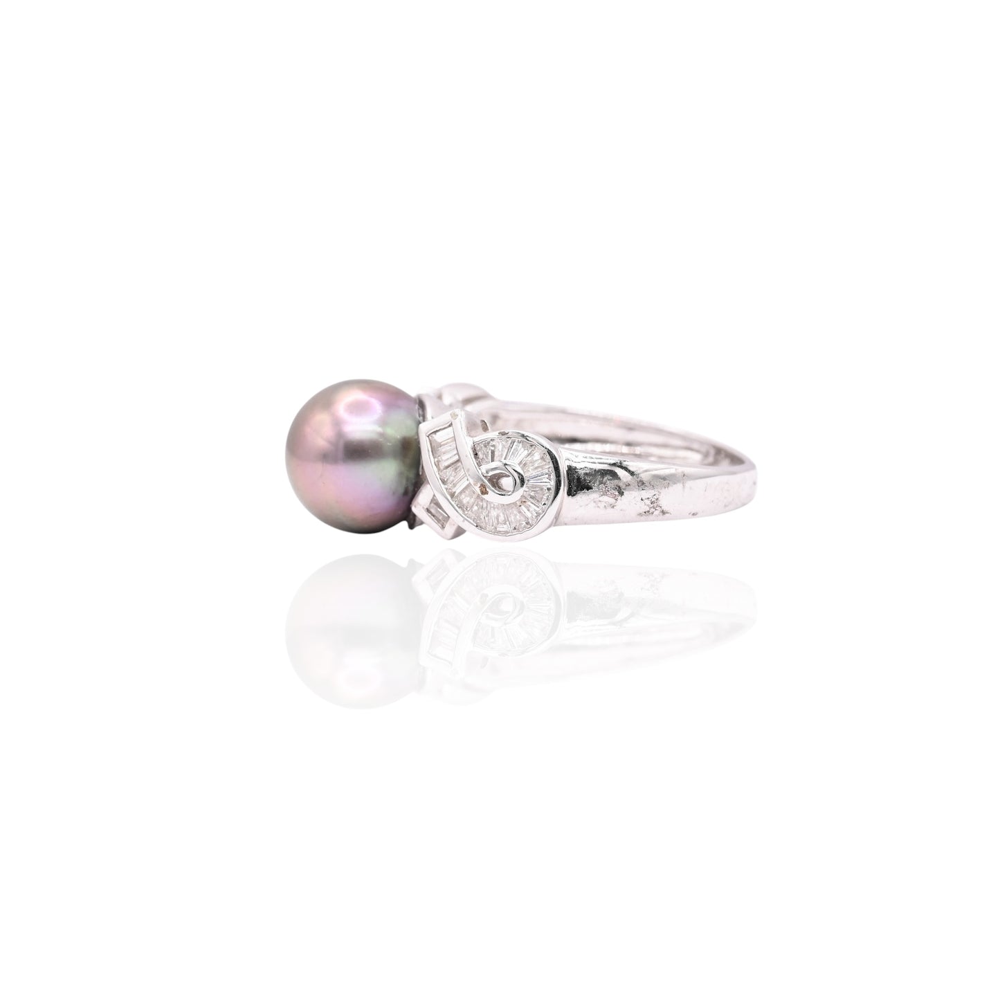 Tahitian Pearl and Ribboned Diamond Ring 14K White Gold Size 7.25 0.25cttw
