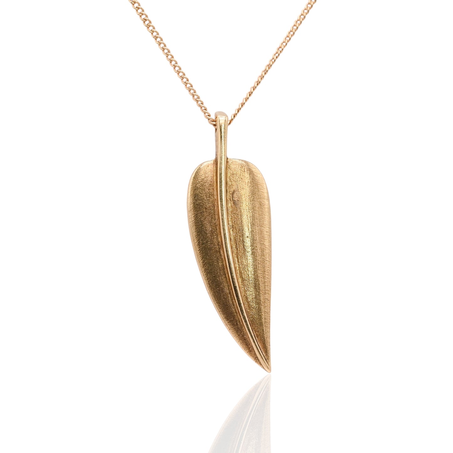 Tiffany & Co. Cummings Leaf Necklace 18K Yellow Gold with 18in Curb Chain