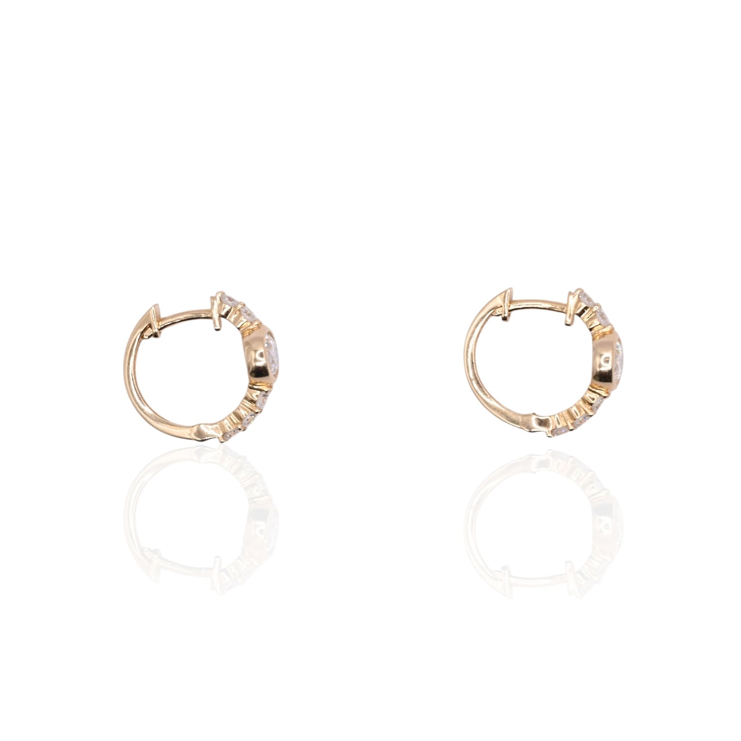 LAB DIAMOND Huggie Hoop Earrings with Bezel Center 14K Yellow Gold 5.28mm Thick/14.97mm Diameter 1.01cttw