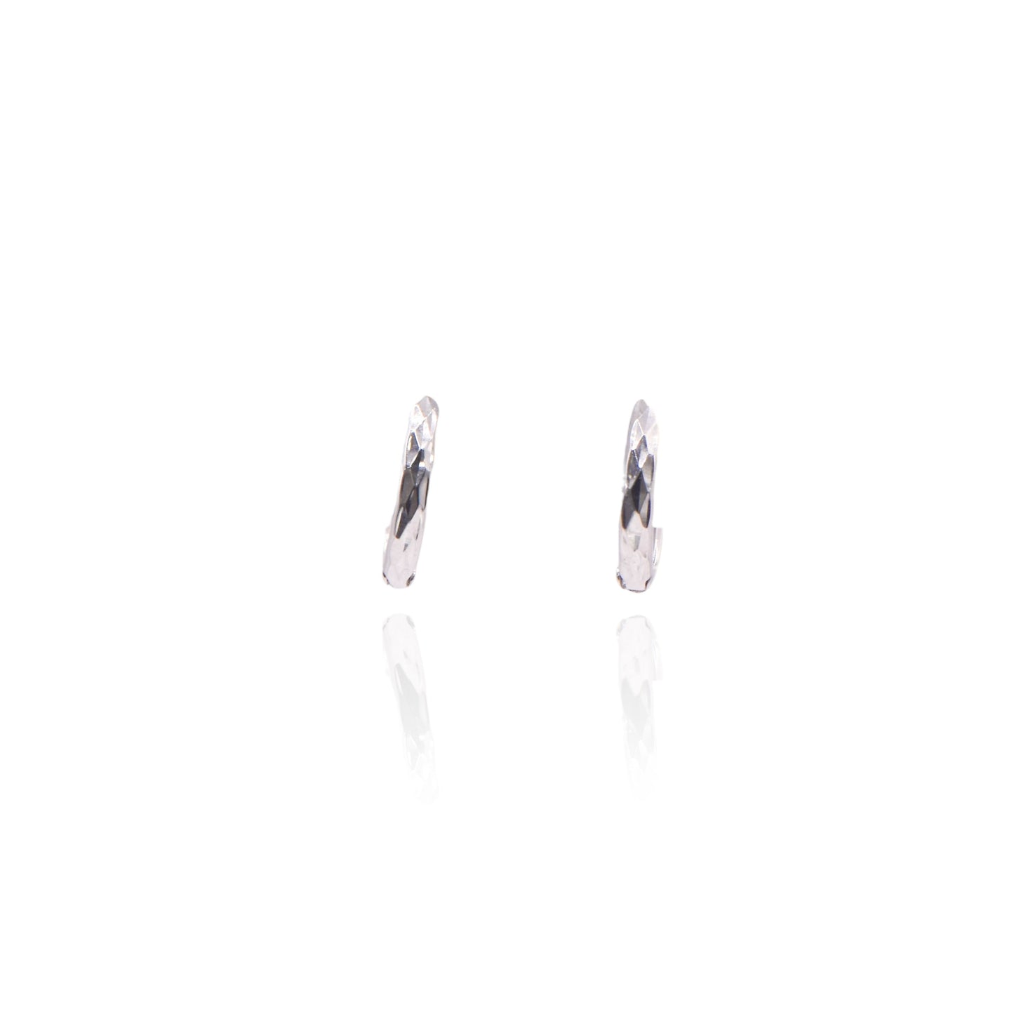 Diamond Cut Huggie 14K White Gold Hinge Earring 2.14mm Thick/12.12mm Diameter