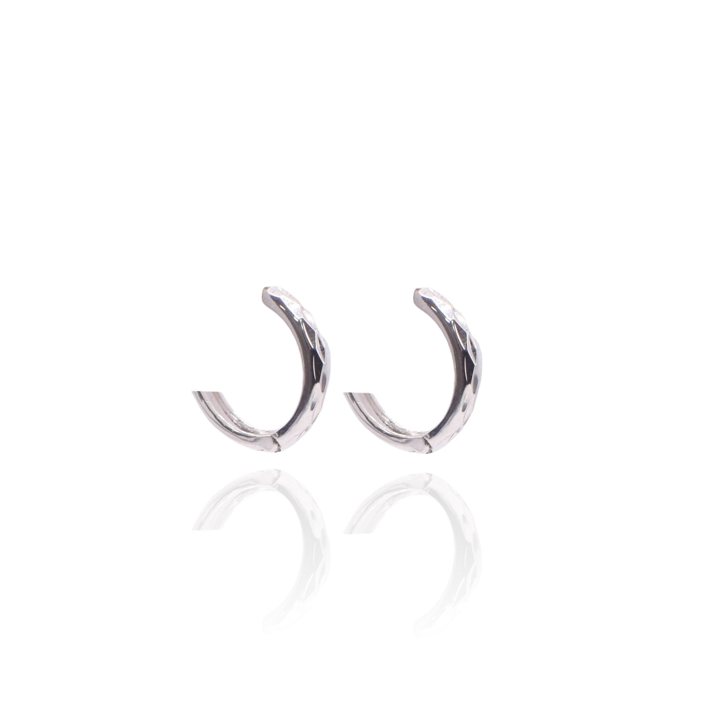 Diamond Cut Huggie 14K White Gold Hinge Earring 2.14mm Thick/12.12mm Diameter