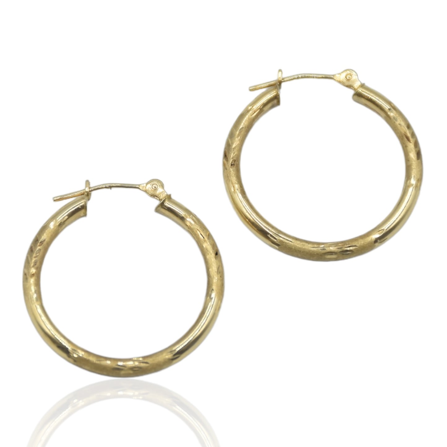 Round Matte Diamond Cut Earrings 14K Gold 22 x 22 x&nbsp; 2.35mm&nbsp;