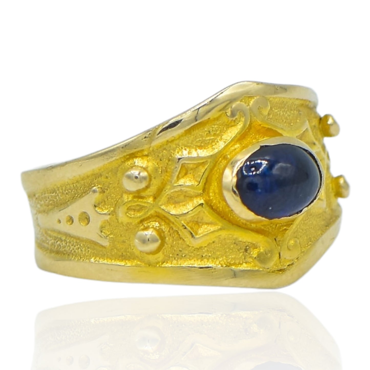 Vintage 14K Yellow Gold Oval Sapphire Ring