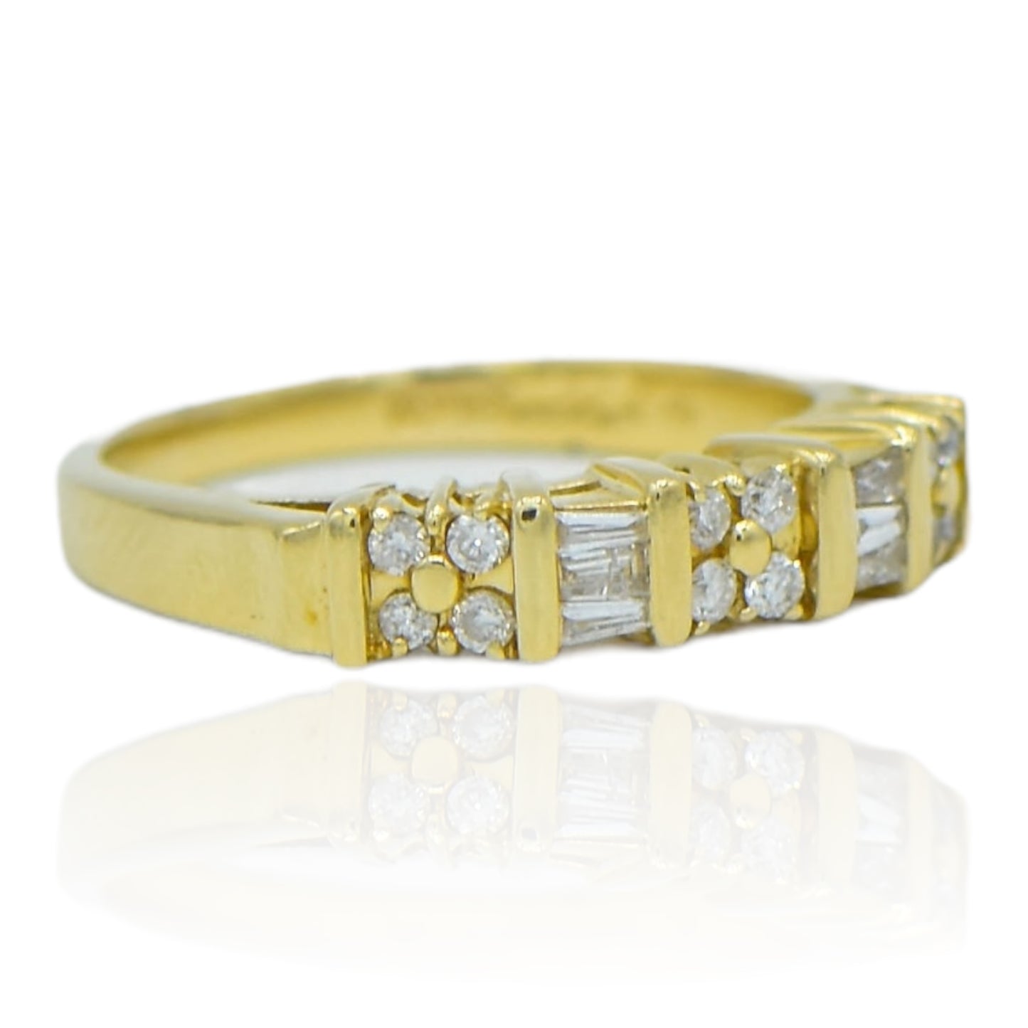 Round & Baguette Cut Diamond 14K Yellow Gold Wedding Band .27cttw