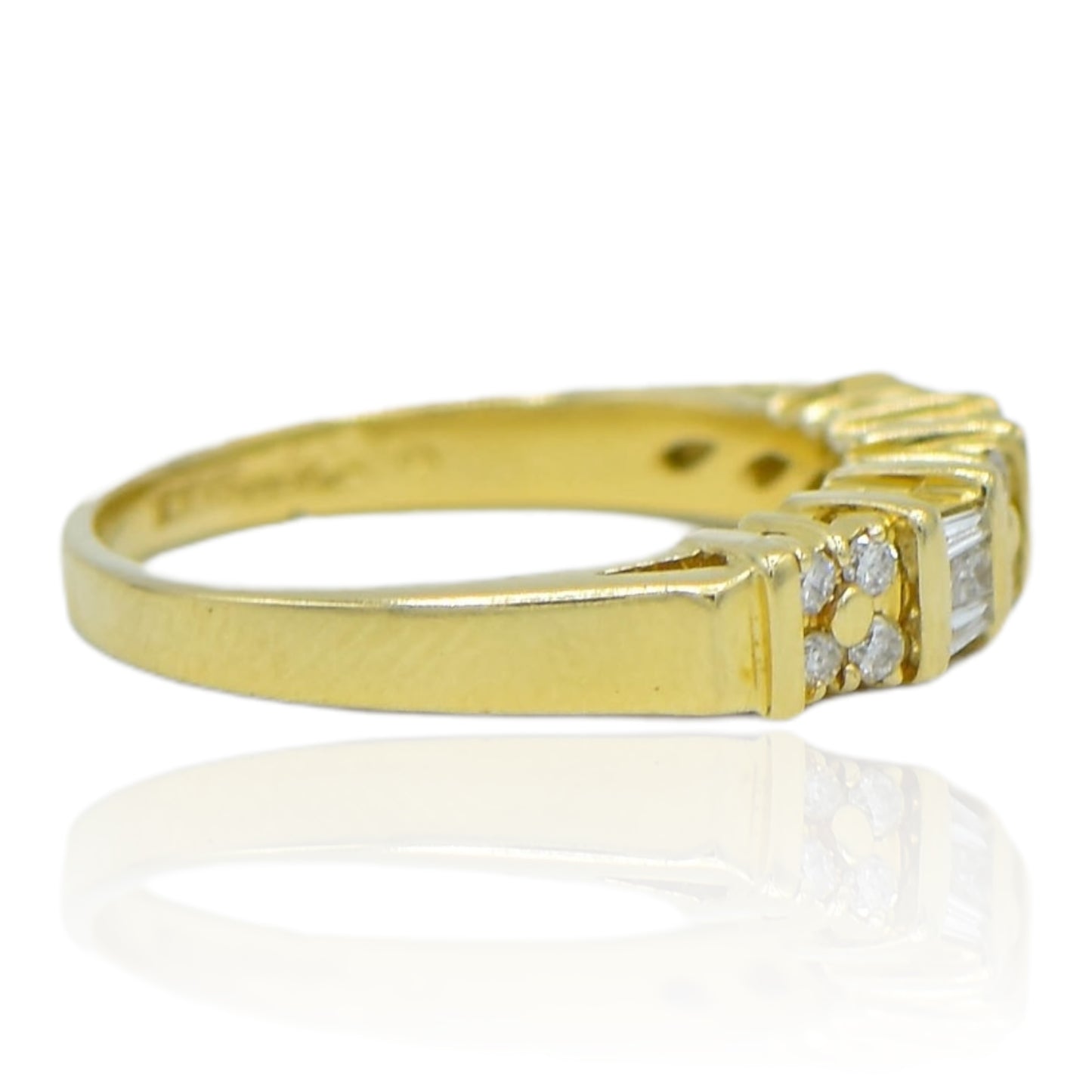 Round & Baguette Cut Diamond 14K Yellow Gold Wedding Band .27cttw